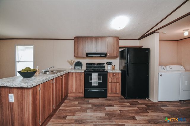 129 Shannon Drive, Victoria, TX 77904