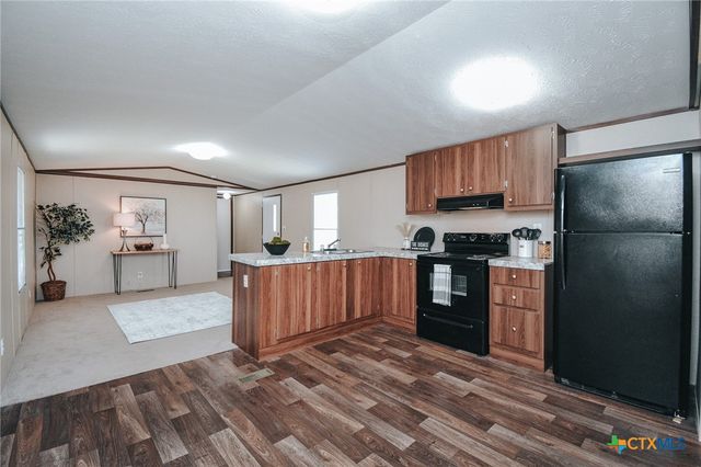 129 Shannon Drive, Victoria, TX 77904