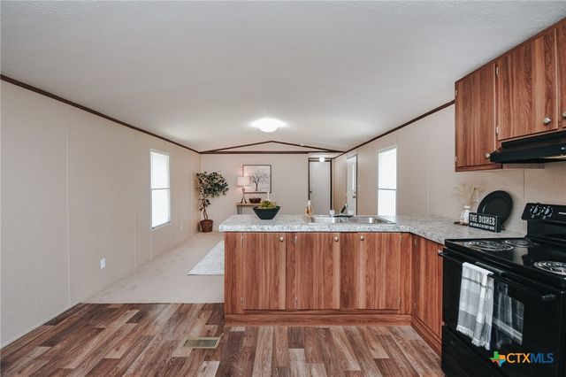 129 Shannon Drive, Victoria, TX 77904