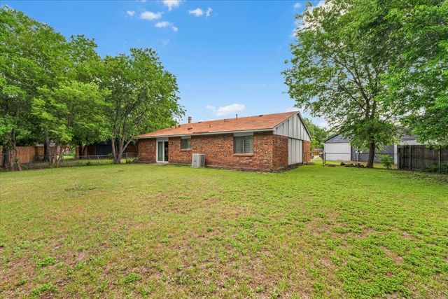 5817 Sidewinder Trail, Fort Worth, TX 76131