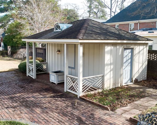 1800 Westbrook Drive NW, Wilson, NC 27896