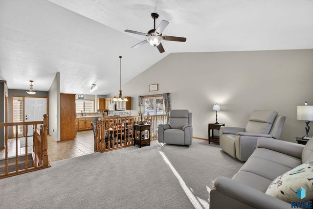 1604 E 62nd St Street, Sioux Falls, SD 57108