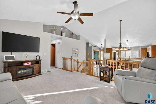 1604 E 62nd St Street, Sioux Falls, SD 57108