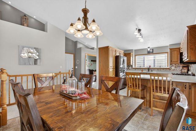 1604 E 62nd St Street, Sioux Falls, SD 57108