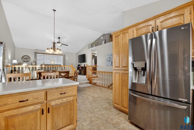 1604 E 62nd St Street, Sioux Falls, SD 57108