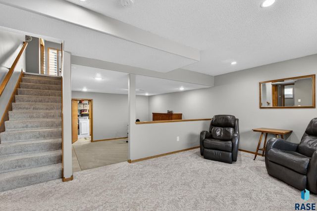 1604 E 62nd St Street, Sioux Falls, SD 57108