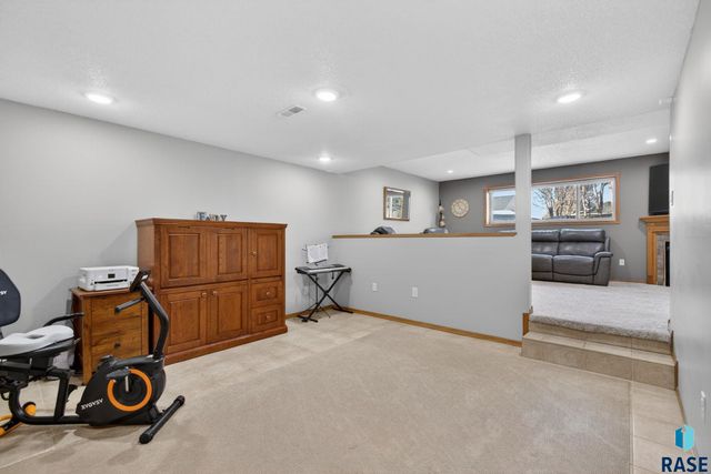 1604 E 62nd St Street, Sioux Falls, SD 57108