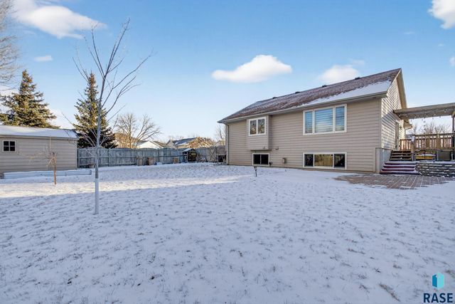 1604 E 62nd St Street, Sioux Falls, SD 57108