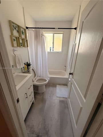 16274 SW 71st Ter, Miami, FL 33193