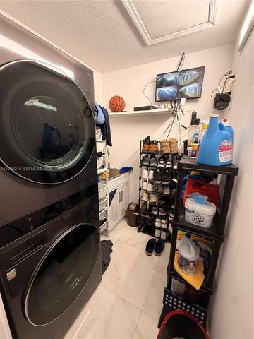 16274 SW 71st Ter, Miami, FL 33193