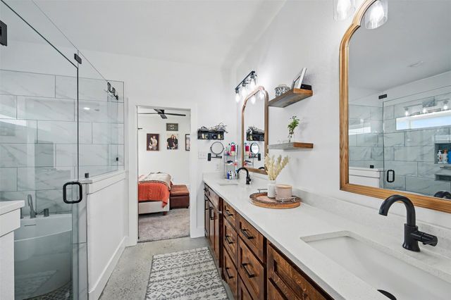 2011 County Road 1590, Alvord, TX 76225