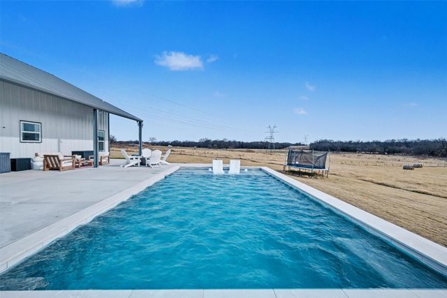 2011 County Road 1590, Alvord, TX 76225