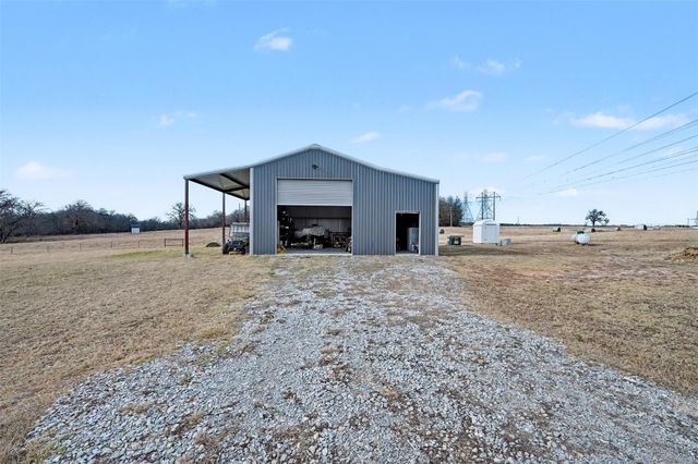2011 County Road 1590, Alvord, TX 76225