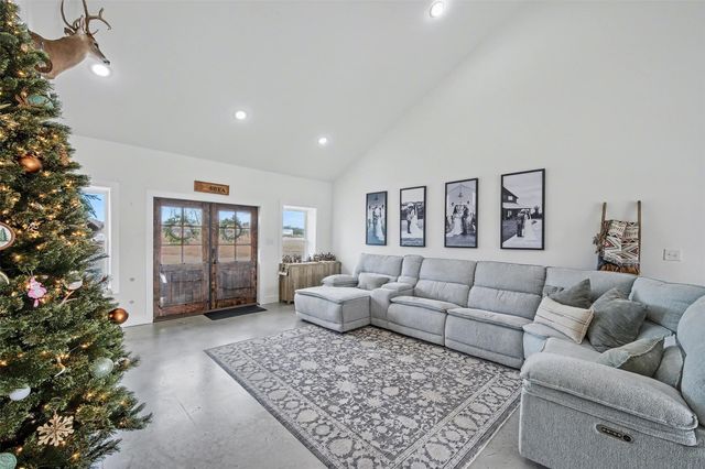 2011 County Road 1590, Alvord, TX 76225