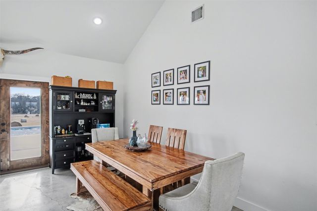 2011 County Road 1590, Alvord, TX 76225