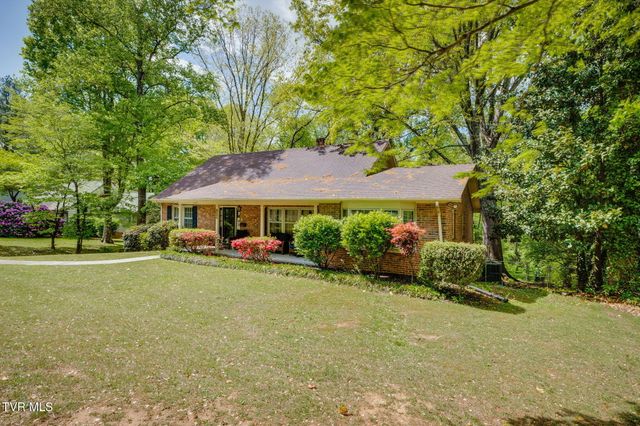 1525 Robin Hood Lane, Johnson City, TN 37604