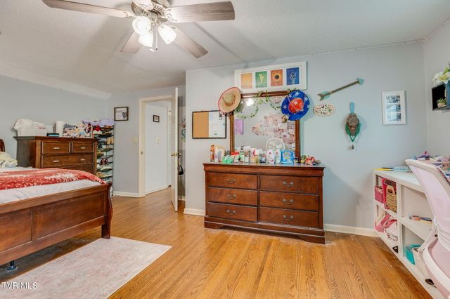1525 Robin Hood Lane, Johnson City, TN 37604