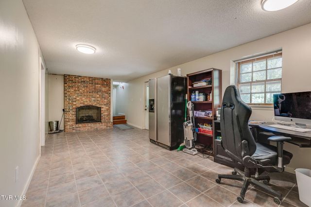 1525 Robin Hood Lane, Johnson City, TN 37604