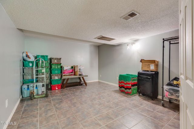 1525 Robin Hood Lane, Johnson City, TN 37604