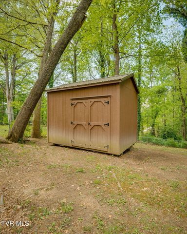 1525 Robin Hood Lane, Johnson City, TN 37604