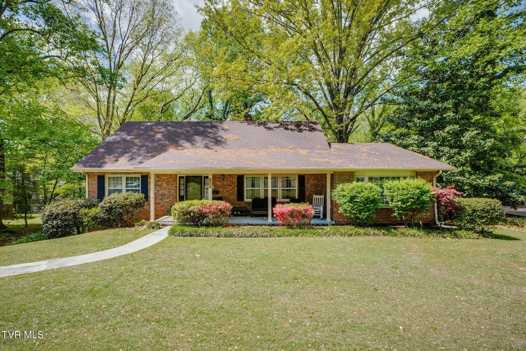1525 Robin Hood Lane, Johnson City, TN 37604