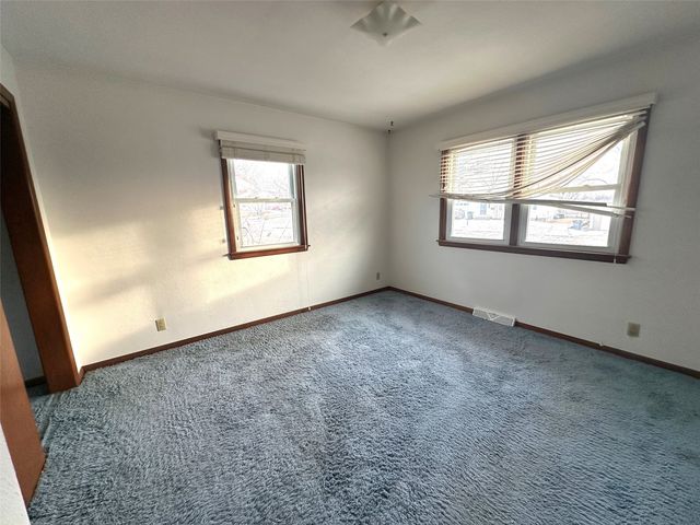 3850 Soutter Ct, Cedar Rapids, IA 52403