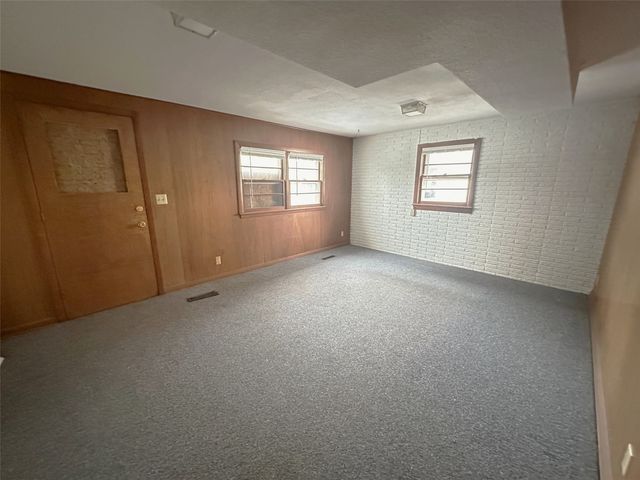 3850 Soutter Ct, Cedar Rapids, IA 52403