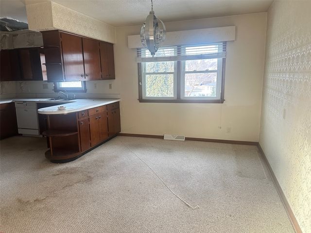 3850 Soutter Ct, Cedar Rapids, IA 52403