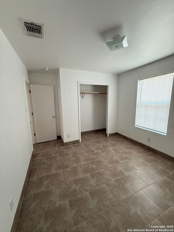 118 DRURY LN, San Antonio, TX 78221