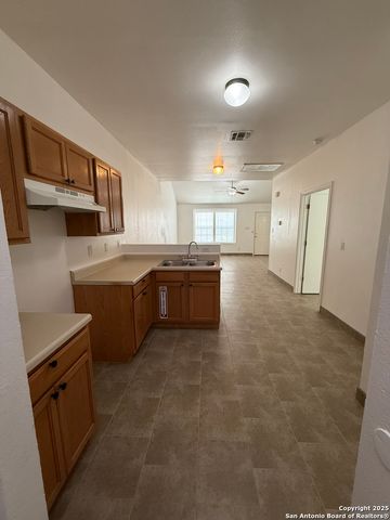 118 DRURY LN, San Antonio, TX 78221