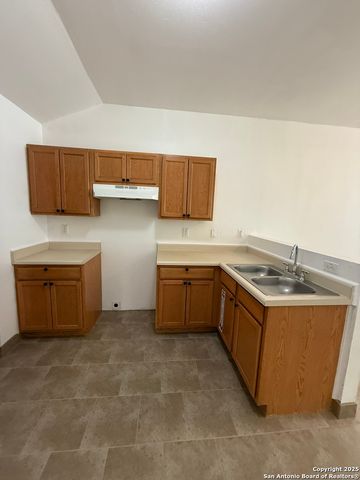 118 DRURY LN, San Antonio, TX 78221