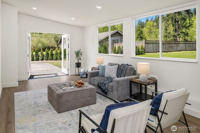 21614 SE May Valley Road, Issaquah, WA 98027
