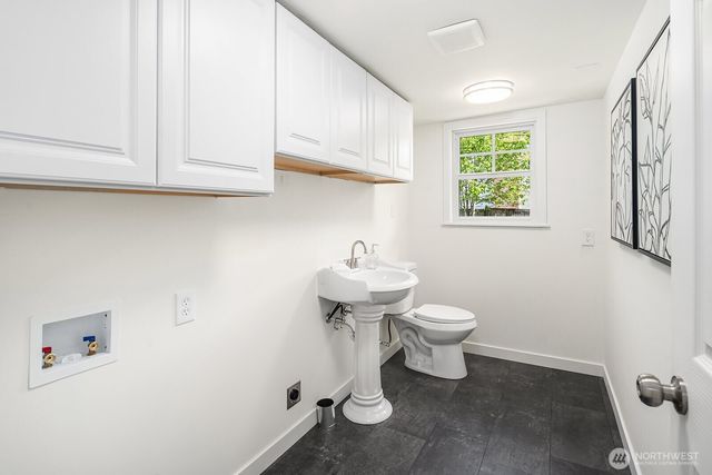 21614 SE May Valley Road, Issaquah, WA 98027