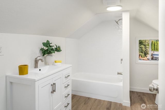 21614 SE May Valley Road, Issaquah, WA 98027