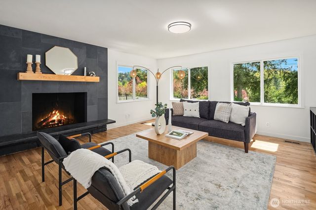 21614 SE May Valley Road, Issaquah, WA 98027