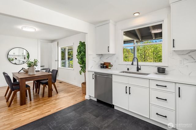 21614 SE May Valley Road, Issaquah, WA 98027