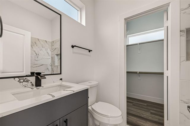 2711 Dennis Street, Houston, TX 77004