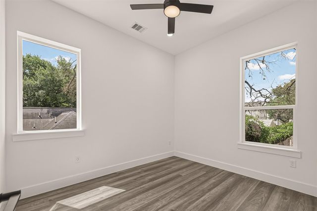 2711 Dennis Street, Houston, TX 77004