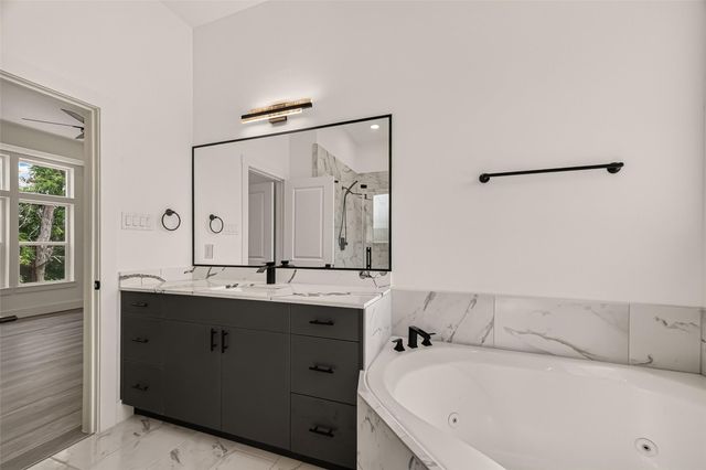 2711 Dennis Street, Houston, TX 77004