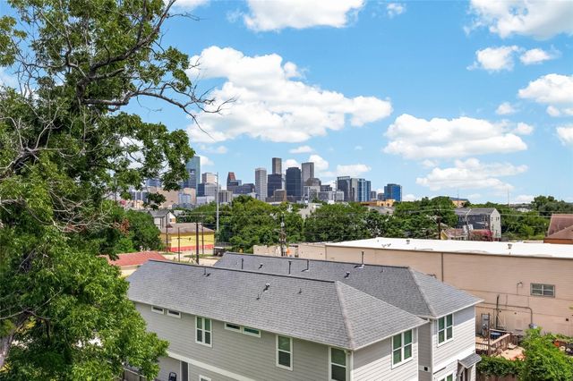 2711 Dennis Street, Houston, TX 77004