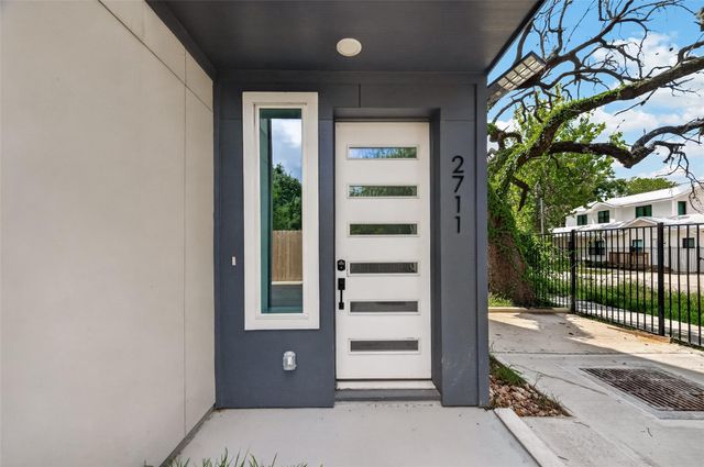2711 Dennis Street, Houston, TX 77004