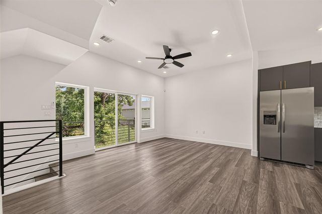 2711 Dennis Street, Houston, TX 77004