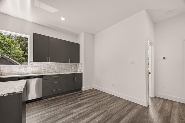 2711 Dennis Street, Houston, TX 77004
