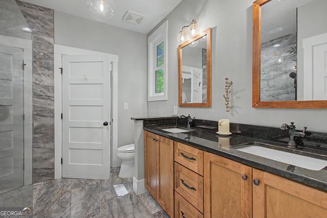 195 Buckeye Farms Drive, Moreland, GA 30259