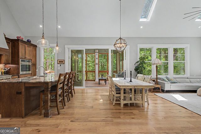 195 Buckeye Farms Drive, Moreland, GA 30259