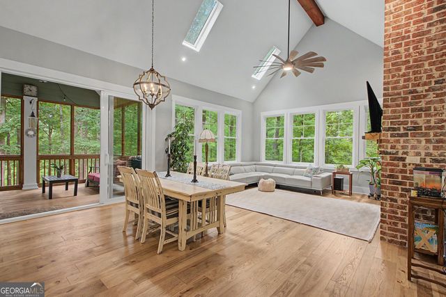 195 Buckeye Farms Drive, Moreland, GA 30259