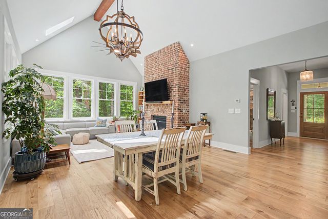 195 Buckeye Farms Drive, Moreland, GA 30259