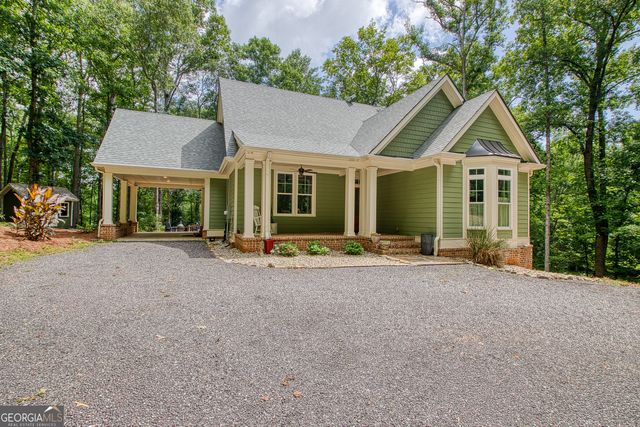 195 Buckeye Farms Drive, Moreland, GA 30259