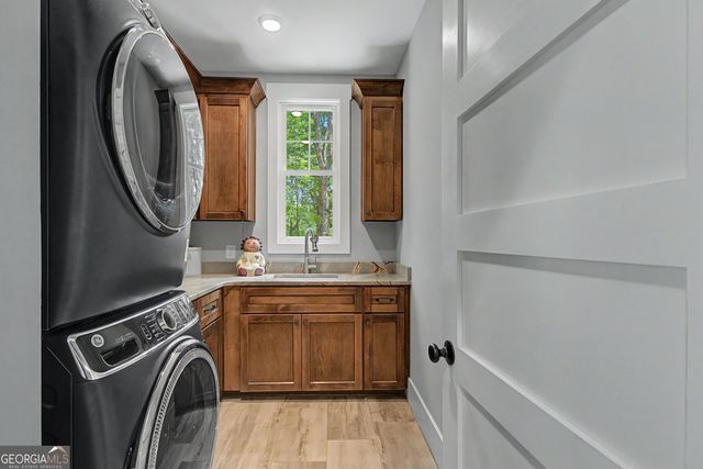 195 Buckeye Farms Drive, Moreland, GA 30259