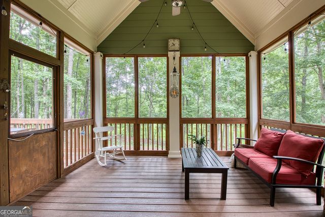 195 Buckeye Farms Drive, Moreland, GA 30259